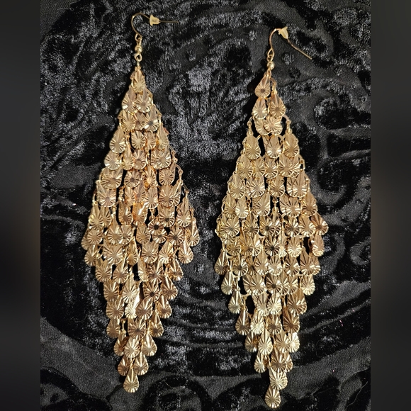 Beautiful 7" Gold Dangling Earrings - Picture 2 of 3